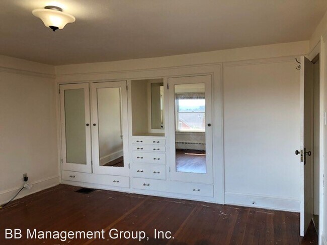 Building Photo - 3 br, 1.5 bath House - 5137 NE Wisteria Drive
