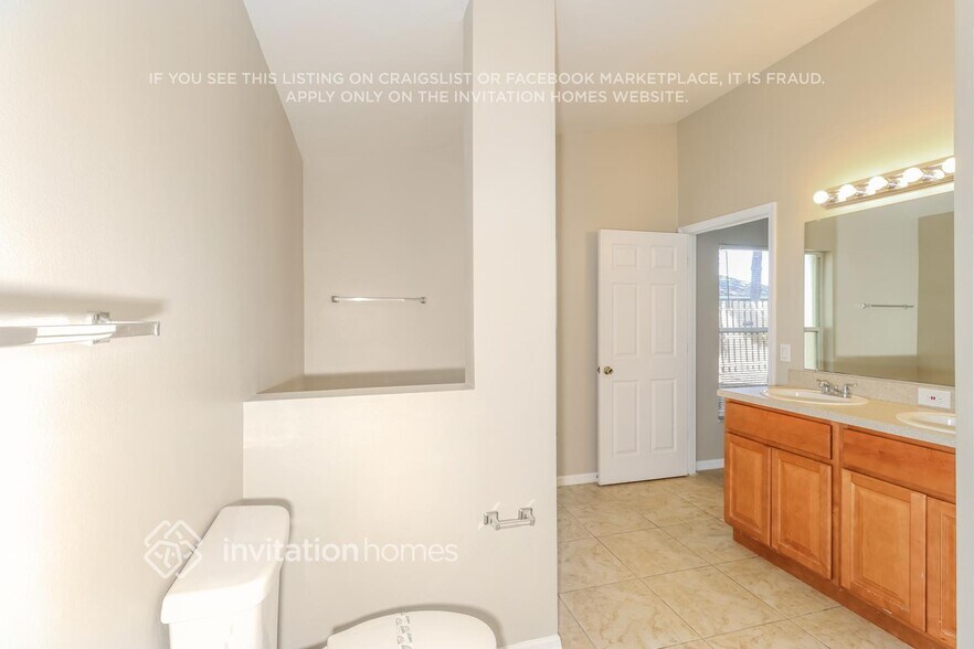 Building Photo - 989 Bimini Ave