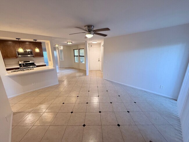 Building Photo - Eastlake Shores Downstairs Condo feat. Two Bedrooms and Two Bathrooms