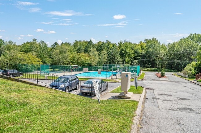 Building Photo - 202 Concord Ln