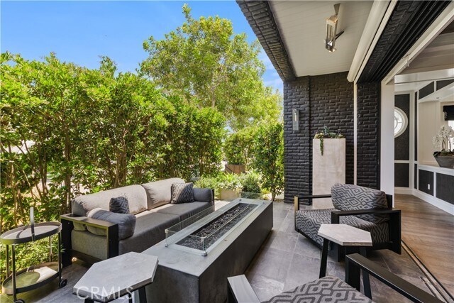 Building Photo - 2037 E Ocean Blvd