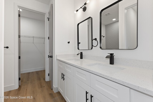 Building Photo - 1133 Hanover Ave