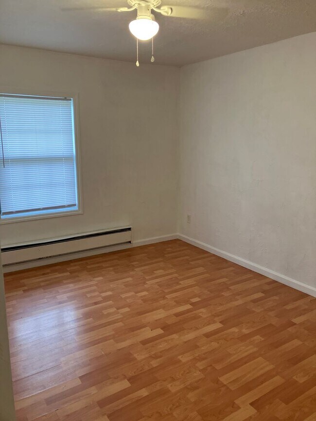 Building Photo - 1226 Martin Cir