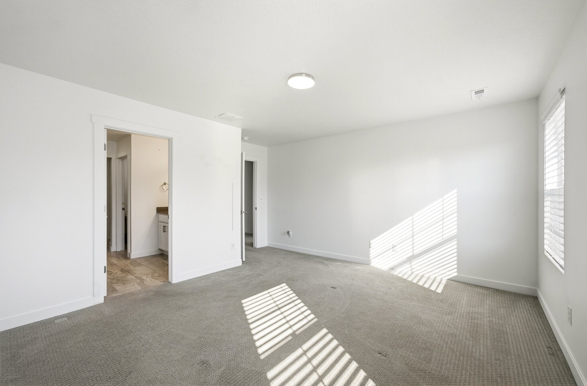Building Photo - 2629 E Barnwood Ln