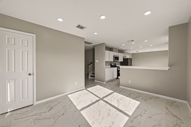 Building Photo - 6542 Carly Park Way