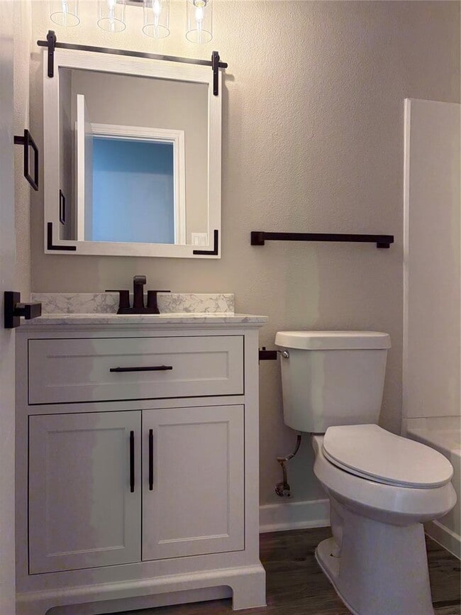 Building Photo - 1307 Lakeside Loop