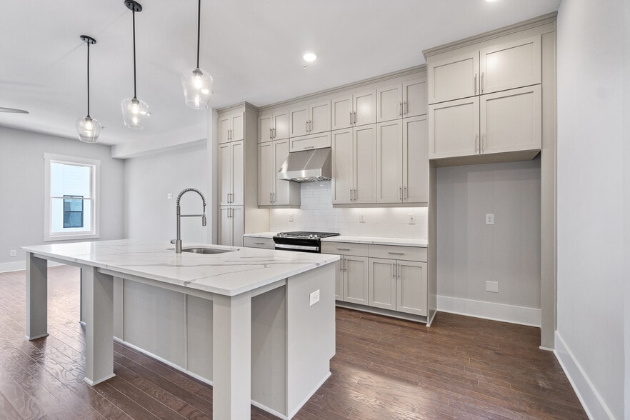 Building Photo - 1028 Robert Smalls Way