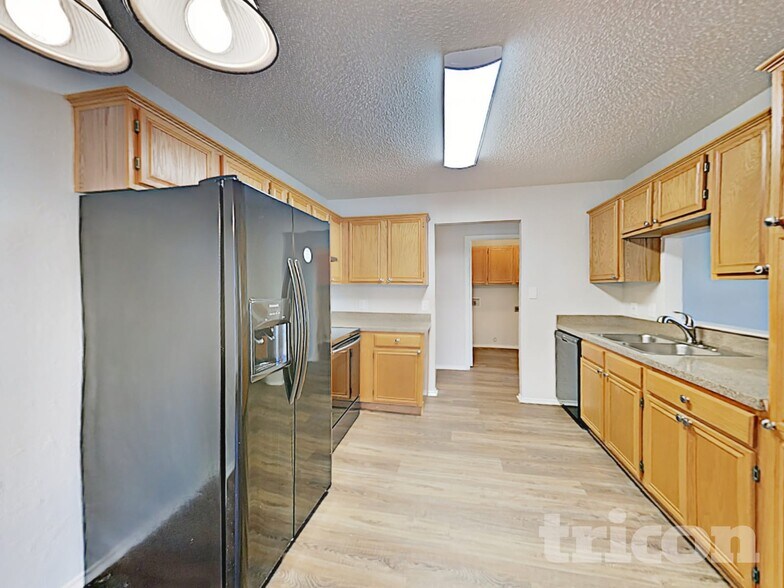 Building Photo - 714 Charles City Dr