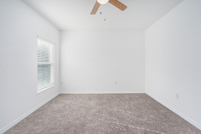 Building Photo - Welcome Home to the Preserve off LPGA