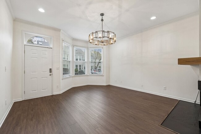 Building Photo - 219 Fairmont Ct