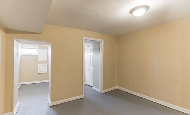 Building Photo - 3014 Clifton Park Terrace