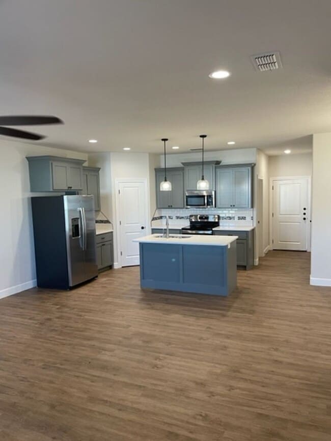 Building Photo - 7339 Mountain View Rd