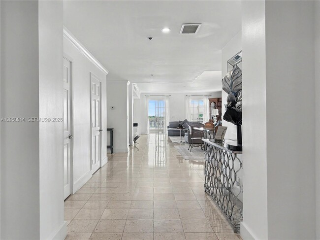 Building Photo - 2124 Fisher Island Dr