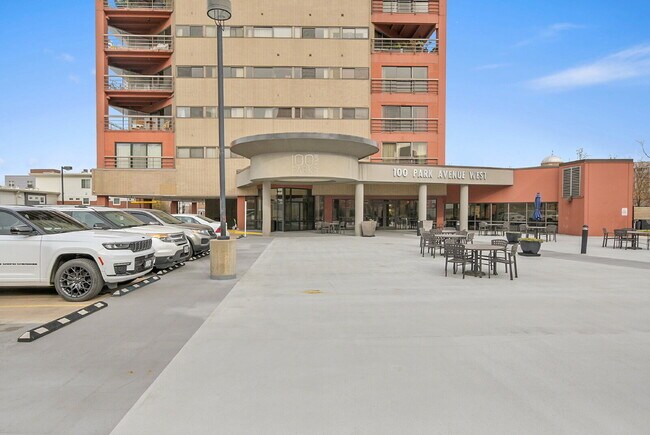 Building Photo - $1,750.00 - 1 Bedroom, 1 Bathroom, Condo in Denver with Cozy Balcony!