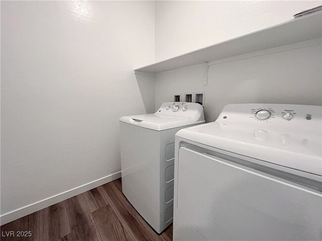 Building Photo - 2942 Gaffer Film St