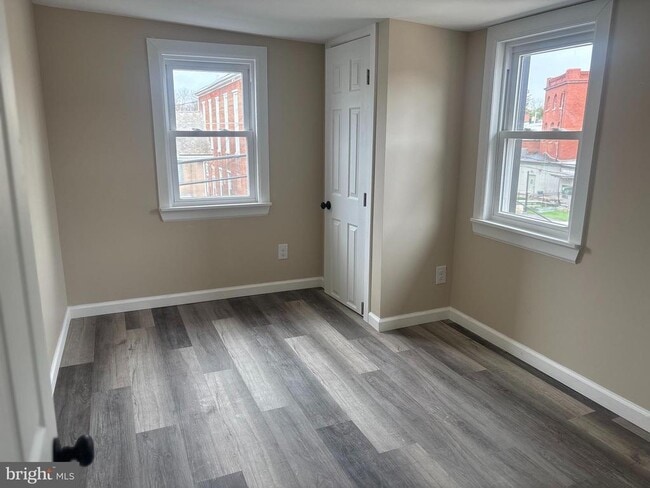 Building Photo - 14 West Ave