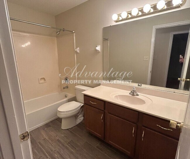 Building Photo - Newly Renovated Home | Collierville