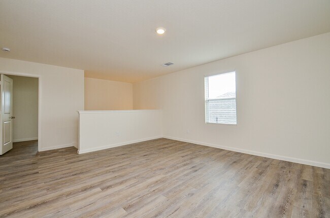 Building Photo - 27314 Clear Breeze Dr