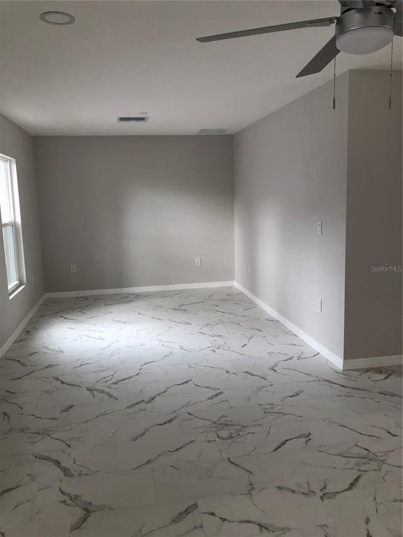 Building Photo - 345 Parkland Ave