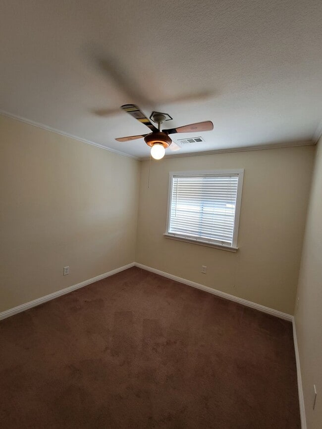 Building Photo - Beautiful Home available in Brawley