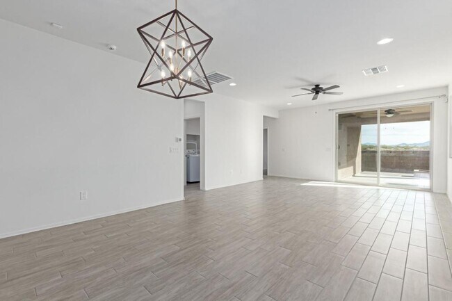 Building Photo - 14058 E Red Pine Pl