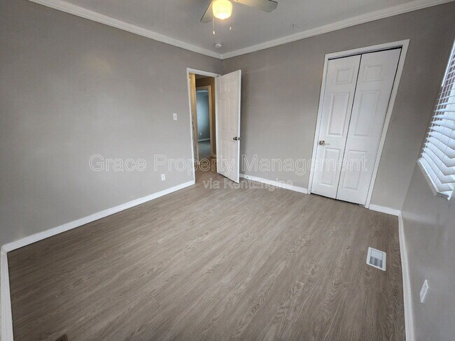 Building Photo - 2260 E 91st Ave