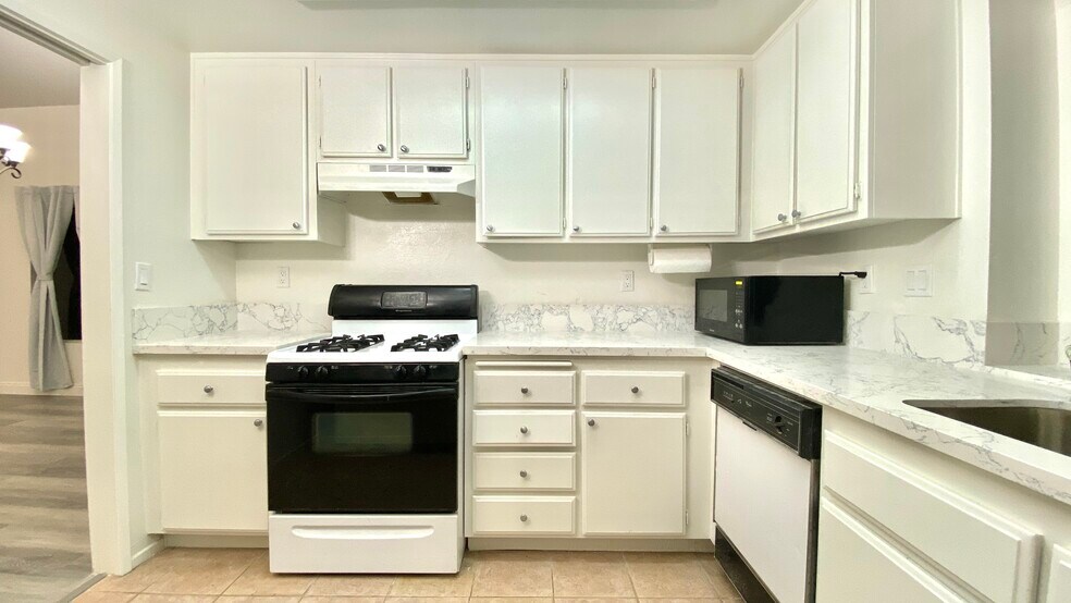 Building Photo - 23169 Golden Eye Ln