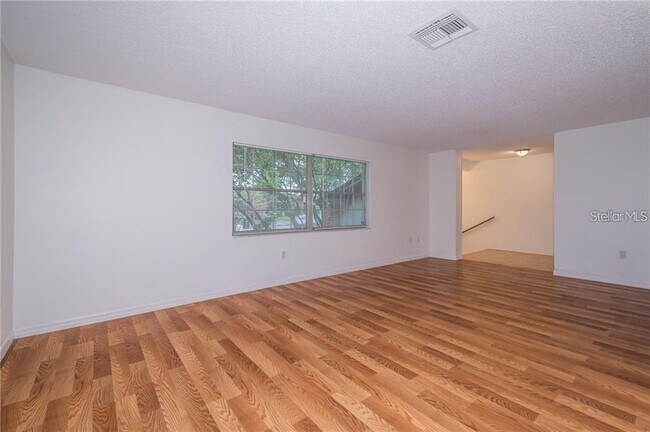 Building Photo - 8413 Shady Glen Dr