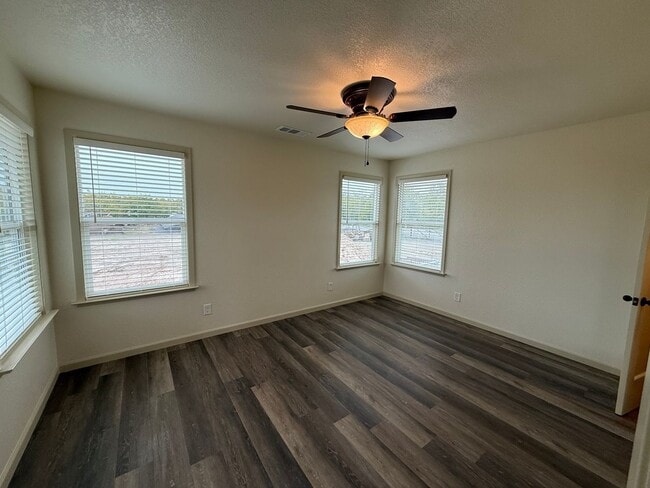 Building Photo - Newly remodeled country home!