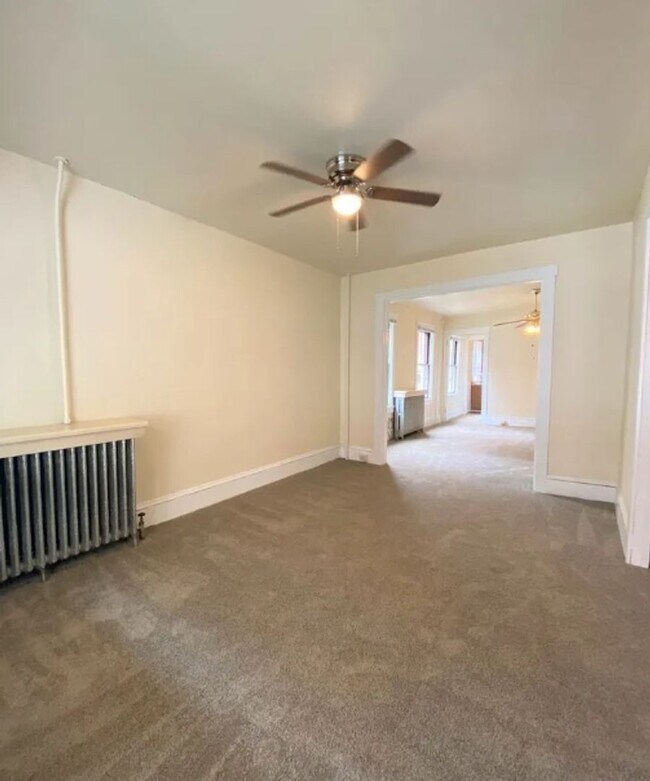 Building Photo - 216-218 W Lamb St