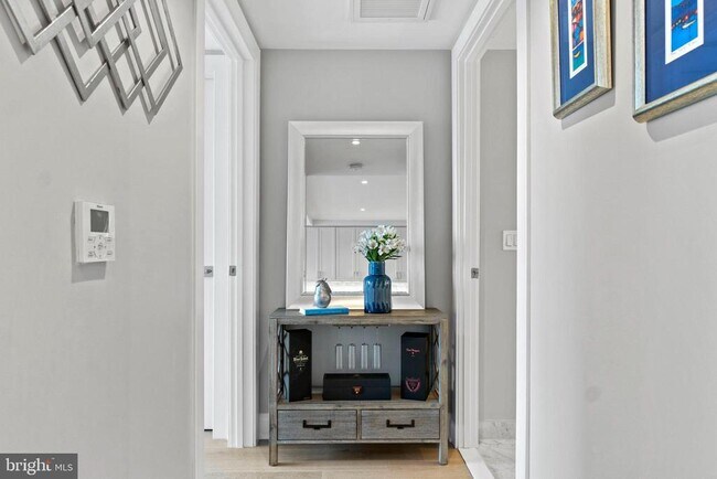 Building Photo - 925 N Fairfax St