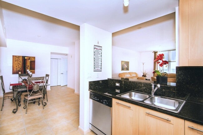 Building Photo - 511 SE 5 Ave