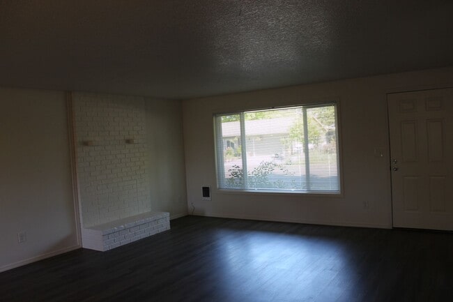 Building Photo - Four bedroom ranch