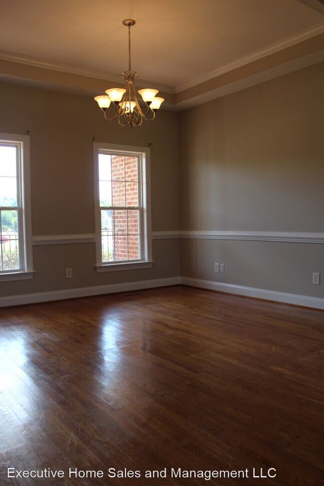 Building Photo - 3 br, 2 bath House - 201 Maddux Dr