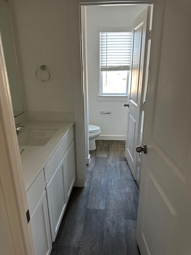 Building Photo - 8027 Marchese Dr