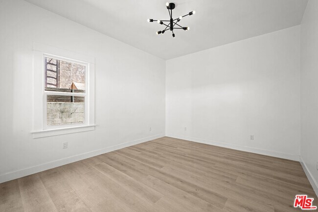 Building Photo - 1246 N Formosa Ave