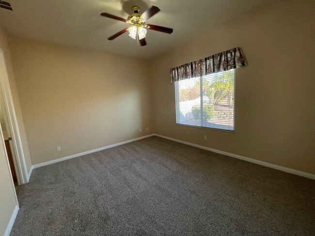 Building Photo - Apple Valley-Del Web Home, 2 Bedrooms,2 Ba...