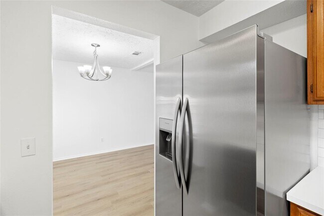 Building Photo - 126 Wood Hollow Dr