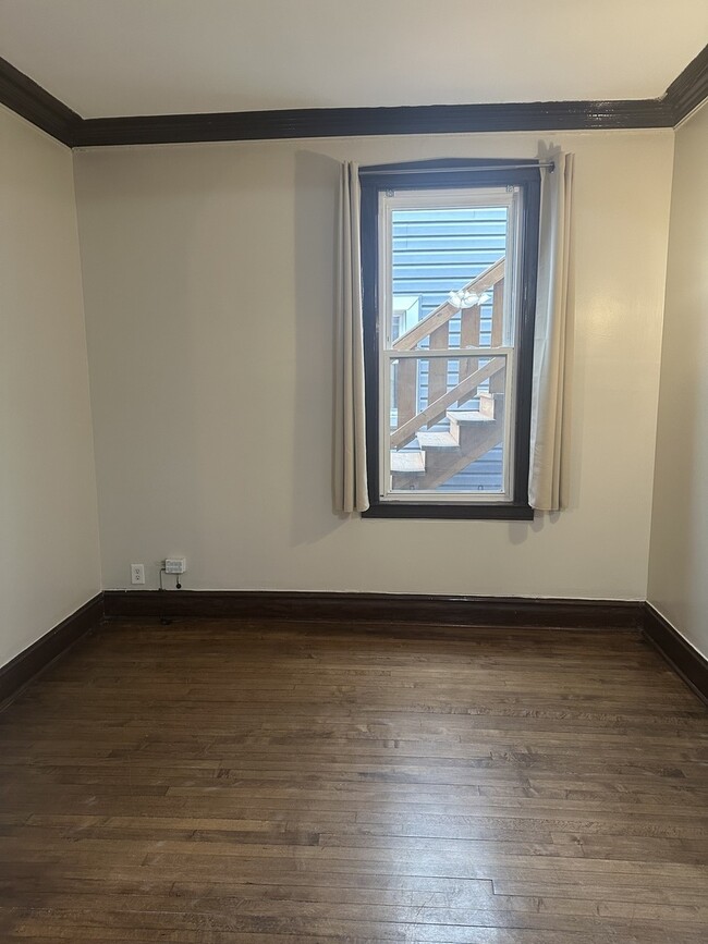 Building Photo - 4118 N Western Ave