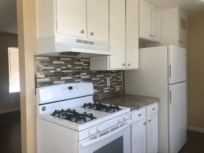 Building Photo - 4404 Plaza Vista