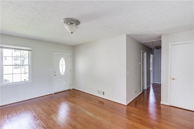 Building Photo - 4647 Candlewyck Way