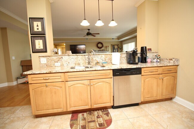 Building Photo - 10765 Clock Tower Dr