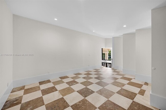 Building Photo - 8112 Los Pinos Cir