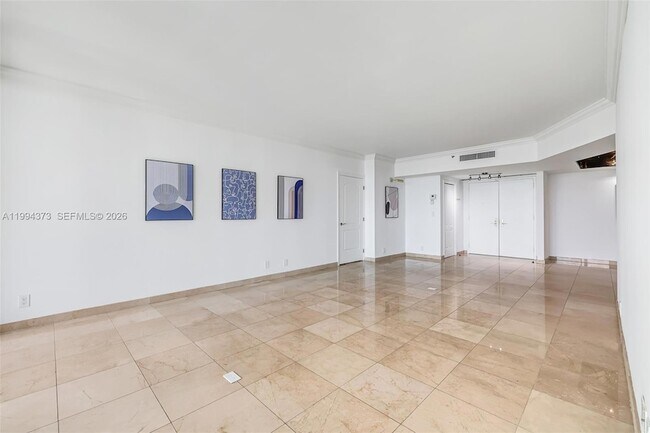 Building Photo - 20281 E Country Club Dr