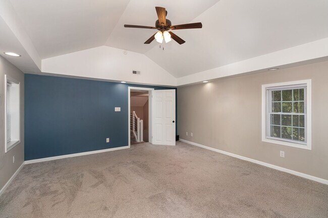 Building Photo - 4 Bedroom home in historic downtown Carlis...