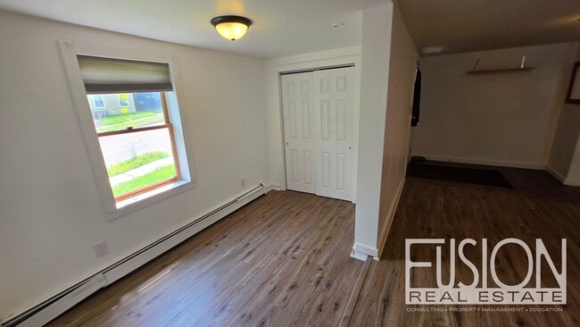 Building Photo - Rare 5-Bedroom Home in a Prime Burlington Location