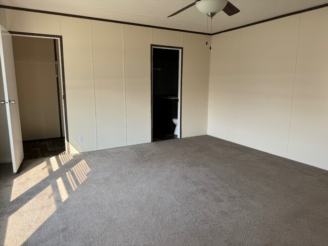 Building Photo - 815 Austin Way