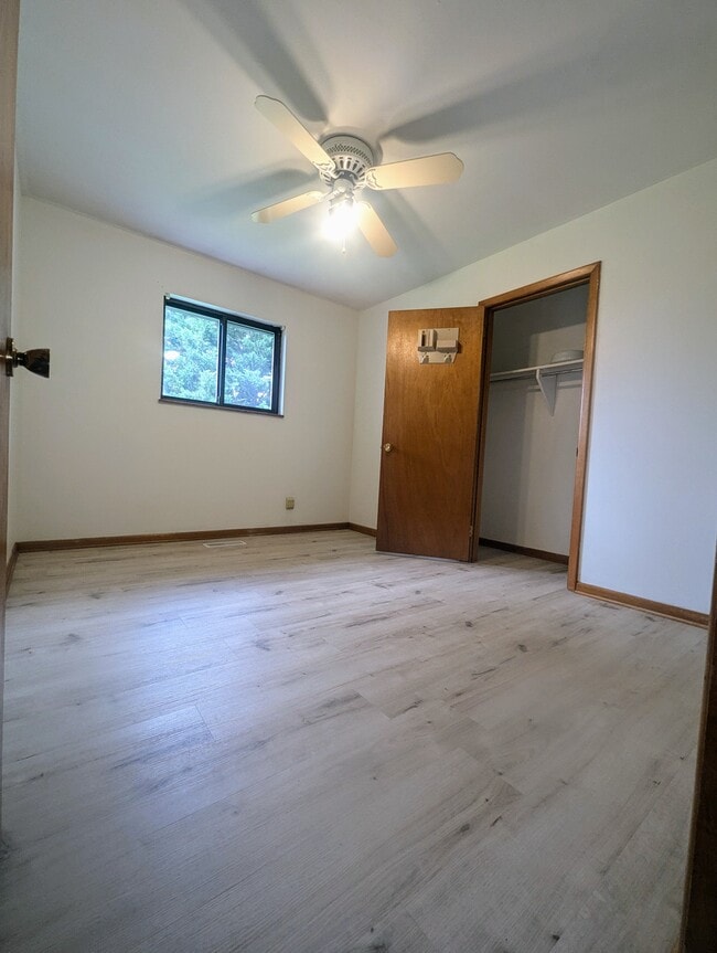 Building Photo - 11124 Farr Dr