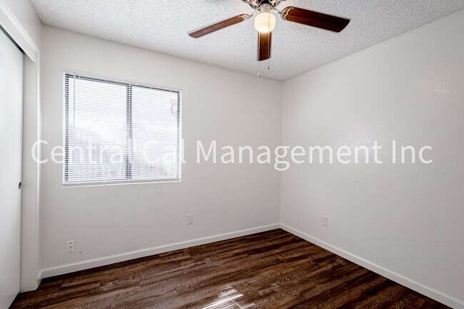 Building Photo - 3 Bedroom/2 Bath Home in the Southwest - $2195 Per Month!