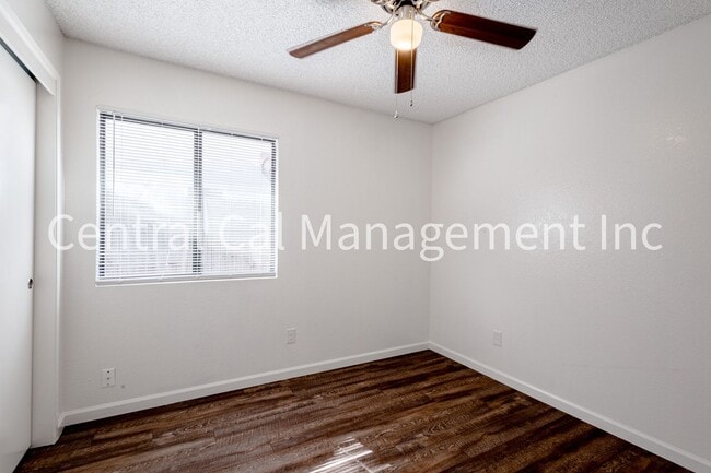 Building Photo - 3 Bedroom/2 Bath Home in the Southwest - $2295 Per Month!